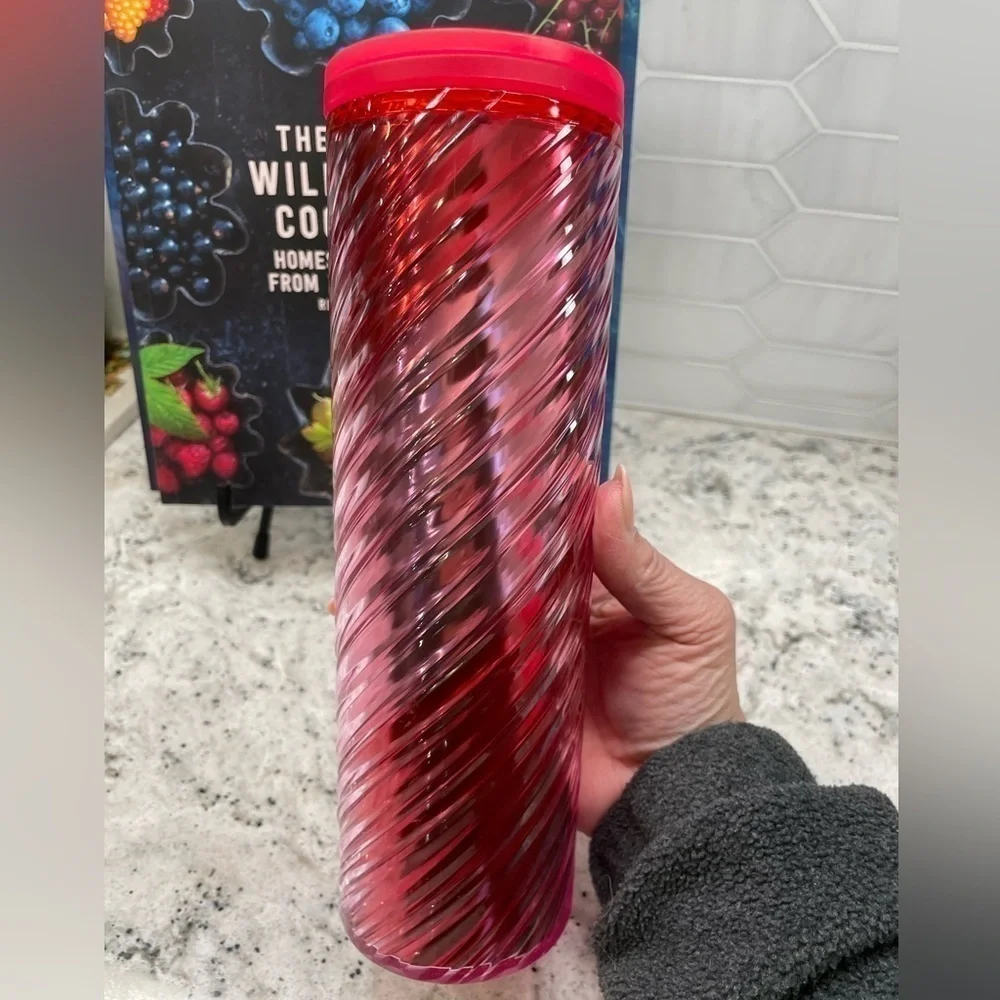 Starbucks Pink Spiral Swirl Stripe Textured Water Bottle Tumbler. NWT. Pretty!